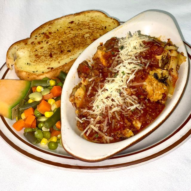 Hilo Food - 30 Best Restaurants In Hilo And Where To Eat 19 Don's Grill, Hilo restaurants, restaurants in Hilo, plant based restaurants in Hilo, vegetarian restaurants in Hilo, vegan restaurants in Hilo, Hilo food, where to eat in Hilo, vegan in Hilo, vegetarian in Hilo