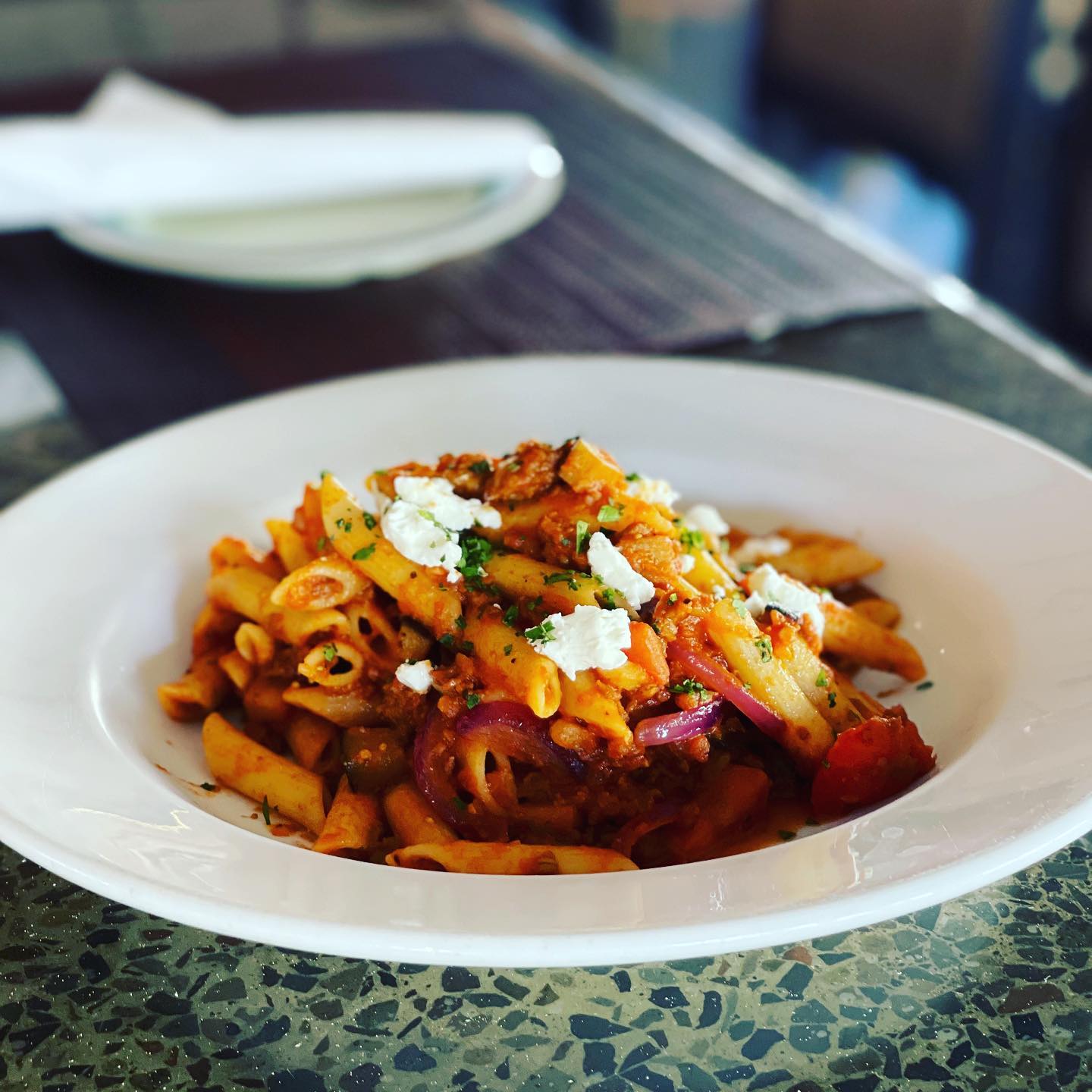 Kihei Food - 15 Best Restaurants In Kihei And Where To Eat 9 Fabiani's Bakery and Pizza, Kihei restaurants, restaurants in Kihei, plant based restaurants in Kihei, vegetarian restaurants in Kihei, vegan restaurants in Kihei, Kihei food, where to eat in Kihei, vegan in Kihei, vegetarian in Kihei