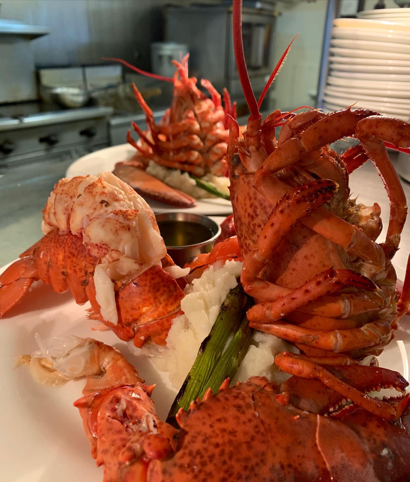 Hilo Food - 30 Best Restaurants In Hilo And Where To Eat 8 Jackie Rey's Ohana Grill Hilo, Hilo restaurants, restaurants in Hilo, plant based restaurants in Hilo, vegetarian restaurants in Hilo, vegan restaurants in Hilo, Hilo food, where to eat in Hilo, vegan in Hilo, vegetarian in Hilo