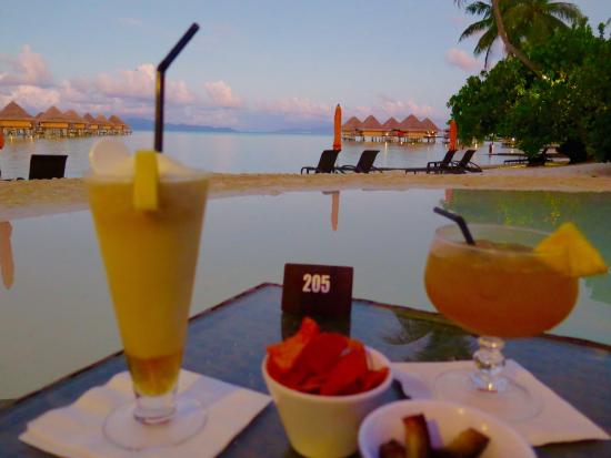 Bora Bora Food - 30 Best Restaurants In Bora Bora 16 VINI VINI, Bora Bora restaurants, restaurants in Bora Bora, plant based restaurants in Bora Bora, vegetarian restaurants in Bora Bora, vegan restaurants in Bora Bora, Bora Bora food, where to eat in Bora Bora, vegan in Bora bora, vegetarian in Bora Bora