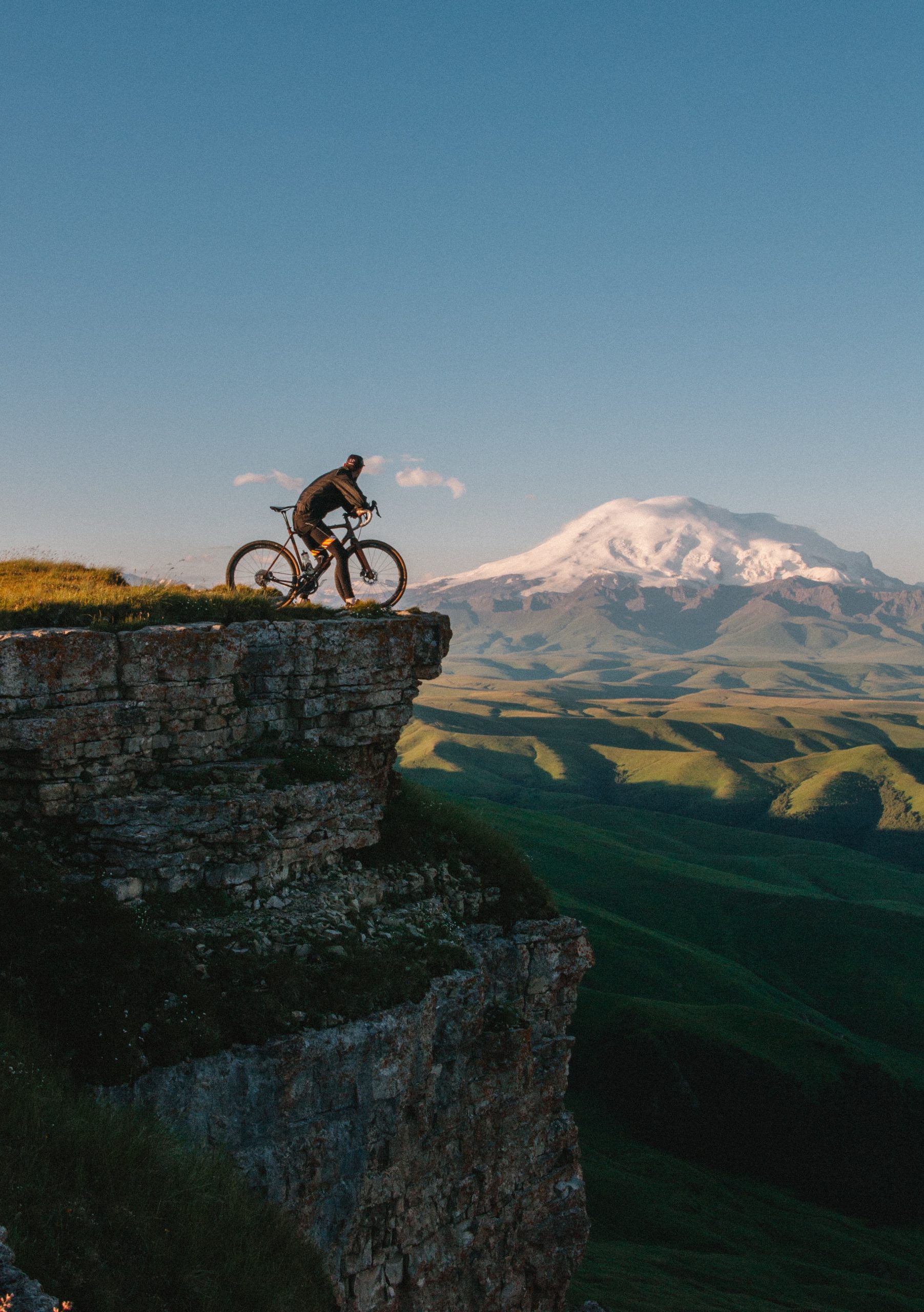 Biking San Gil, booking activities to din San Gil, things to do in san gil colombia, what to do in san gil, san gil colombia, adventure in san gil, prices activities in san gil, Macondo Hostel, Macondo Hostel in San Gil, where to stay in San Gil, San Gil hostel, 