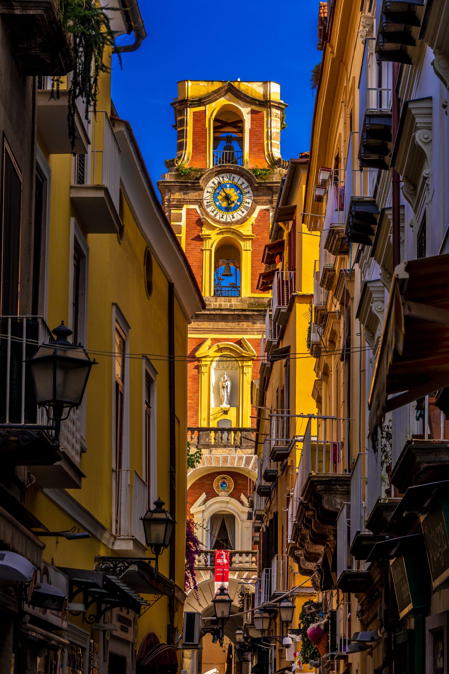 8 Worst Cities To Travel In Europe, How To Get From Naples Airport To City Center - All Possible Ways, cheapest way from Naples airport to Downtown, cheapest way from Naples airport to city, Naples airport to city center, Naples airport to Naples, Naples Bus Airport, bus from Naples airport to city center, shuttle bus from Naples airport to city center, Alibus Naples airport to city center