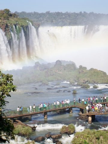 How To Get From Foz do Iguacu To Iguazu Falls, How to get to Iguazu Falls from Foz de Iguacu, foz do Iguacu to iguazu falls, iguazu falls , iguazu falls entrance fee, iguazu falls opening hours, bus from foz iguacu to iguazu falls, cheapest way from foz de iguacu to iguazu falls,
