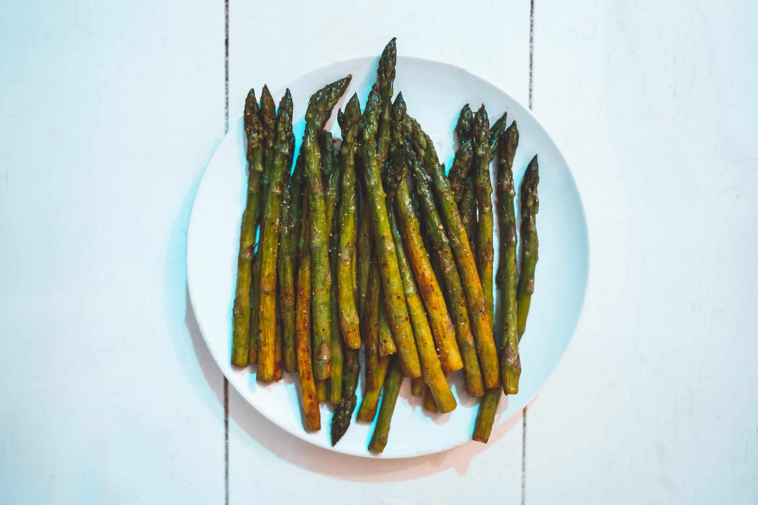 Vegetarian Food In Spain - 50 Best Spanish Vegetarian Dishes And Vegan Food In Spain 10 Espárragos salteados - vegetarian food in Spain, vegan food in Spain, Spainish vegetarian dishes, vegan in Spain, vegetarian in Spain, plant based food in Spain