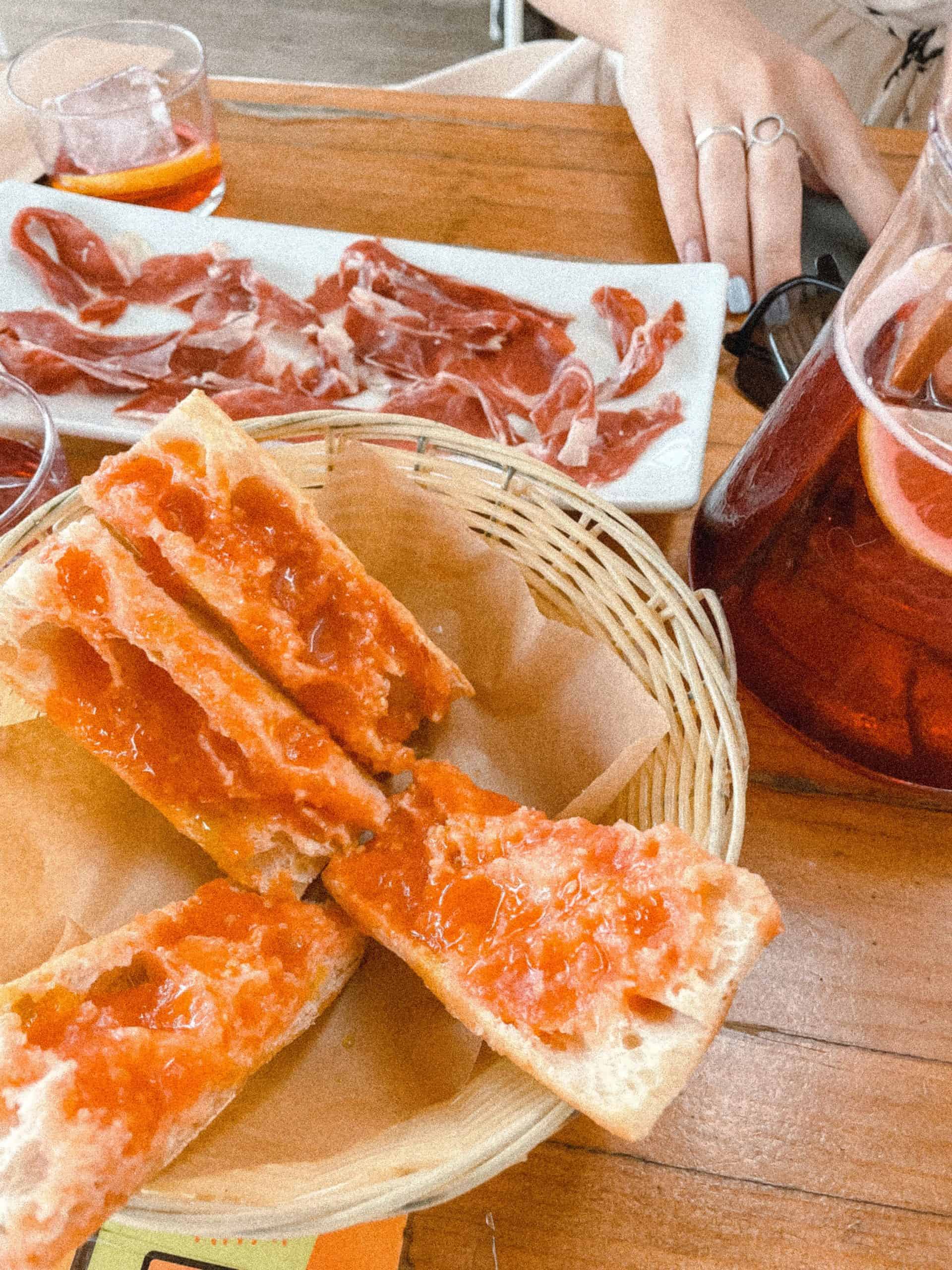 Vegetarian Food In Spain - 50 Best Spanish Vegetarian Dishes And Vegan Food In Spain 29 vegetarian food in Spain, vegan food in Spain, Spainish vegetarian dishes, vegan in Spain, vegetarian in Spain, plant based food in Spain Pan con tomate
