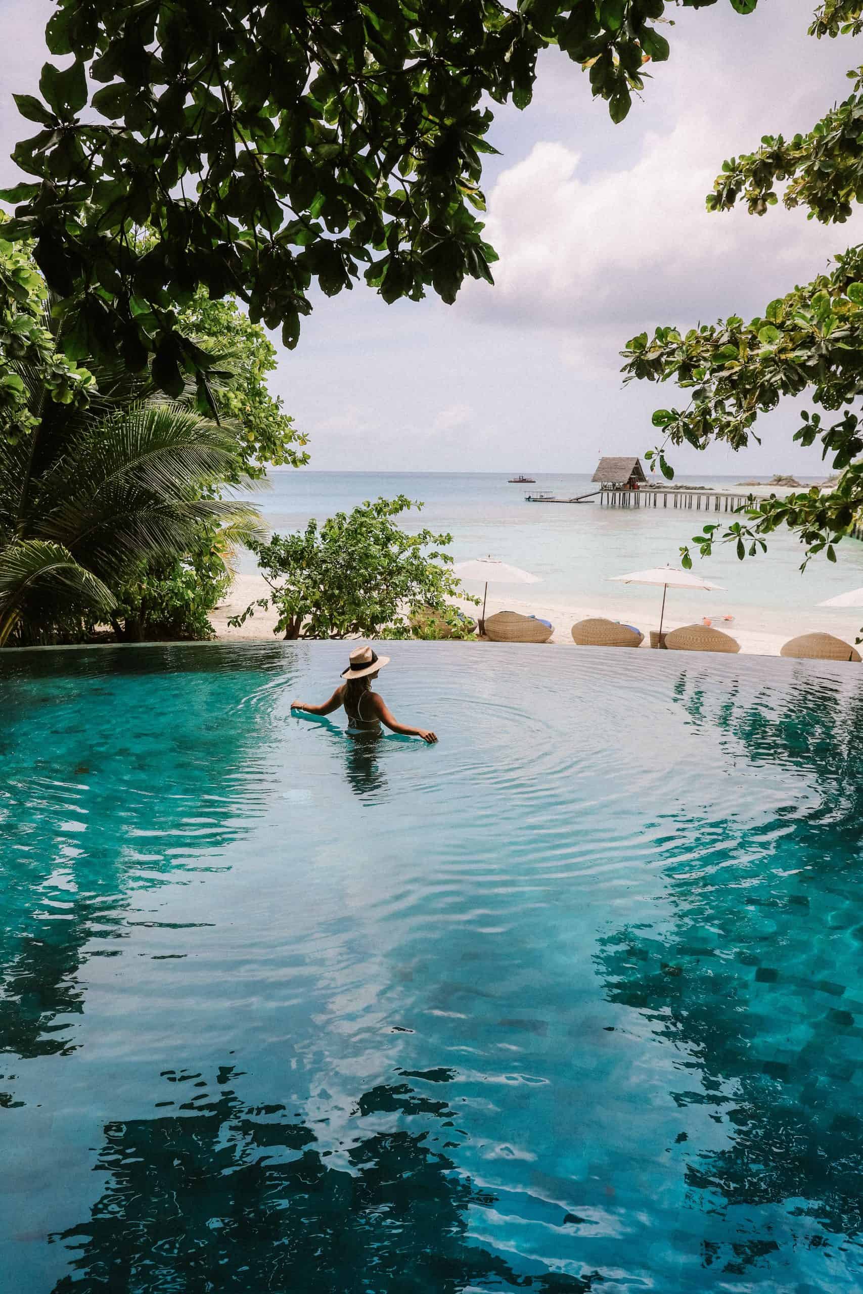 Tips To Stay Healthy And Fit While Traveling 6 Tips To Stay Healthy And Fit While Traveling