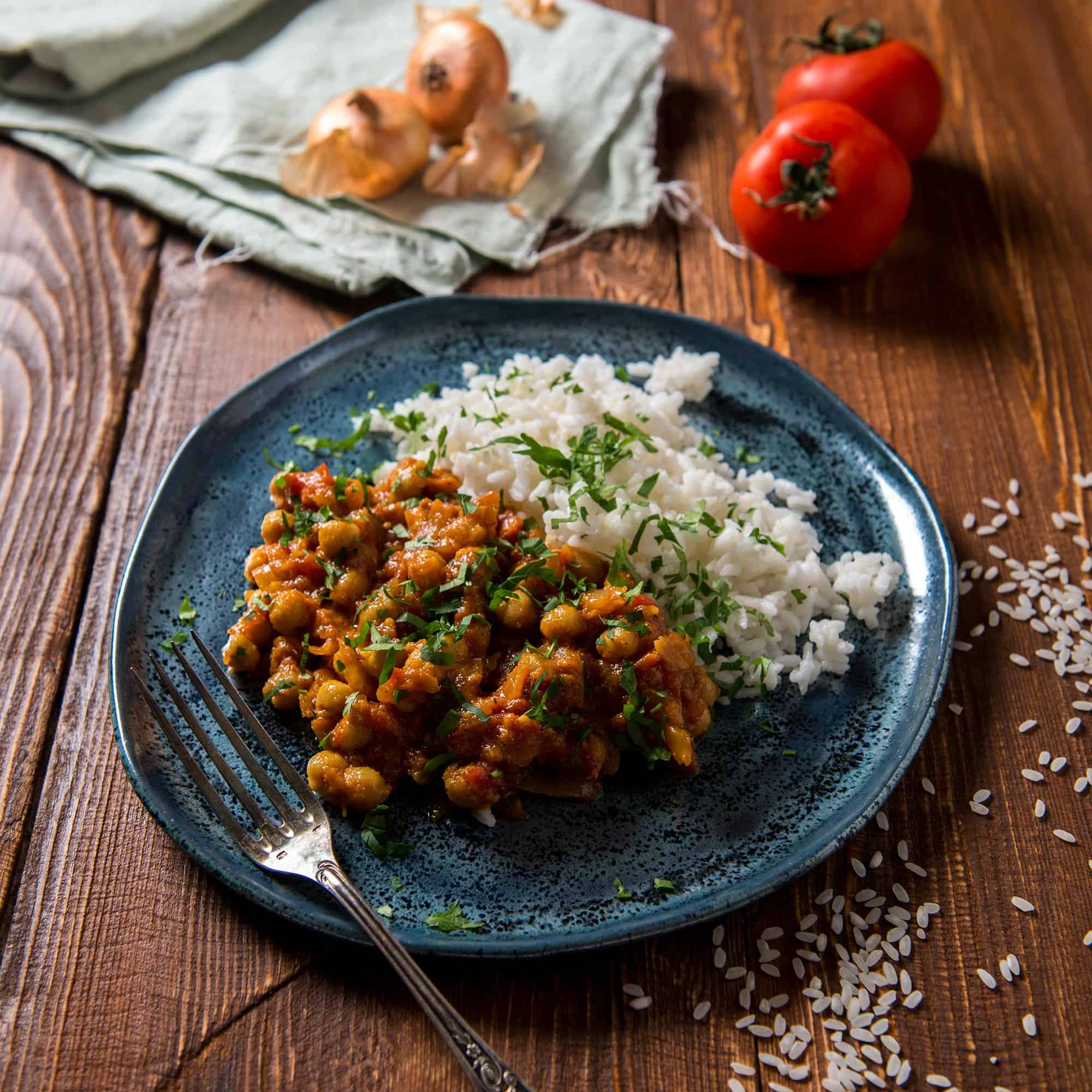 Vegetarian Food In Spain - 50 Best Spanish Vegetarian Dishes And Vegan Food In Spain 11 Espinacas con garbanzos or spinach with chickpeas - vegetarian food in Spain, vegan food in Spain, Spainish vegetarian dishes, vegan in Spain, vegetarian in Spain, plant based food in Spain