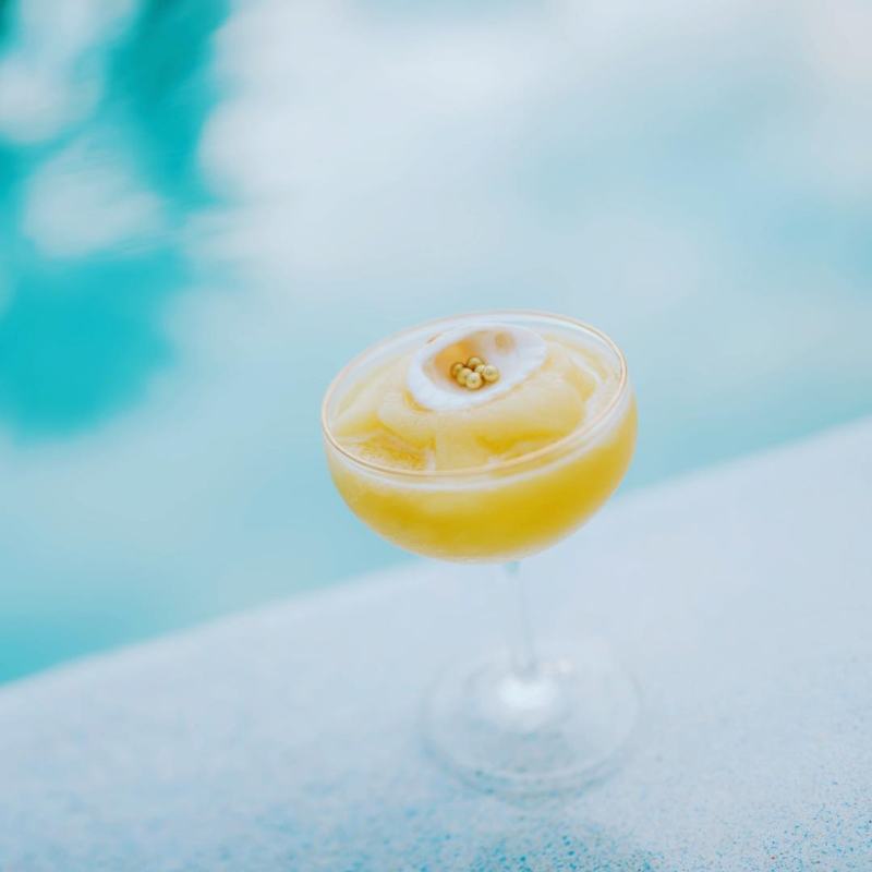 Drinks in Aruba - 26 Best Aruba Drinks to Try When You Visit this Caribbean Island 26 Aruba drinks, drinks in Aruba, cocktails in Aruba, non alcoholic drinks in Aruba, Aruban drinks