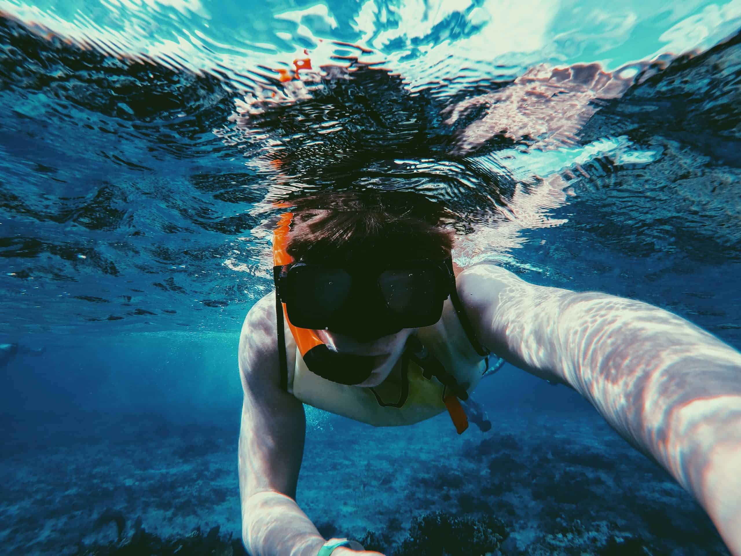 Scuba Diving in Punta Basora - The Bahamas vs Aruba