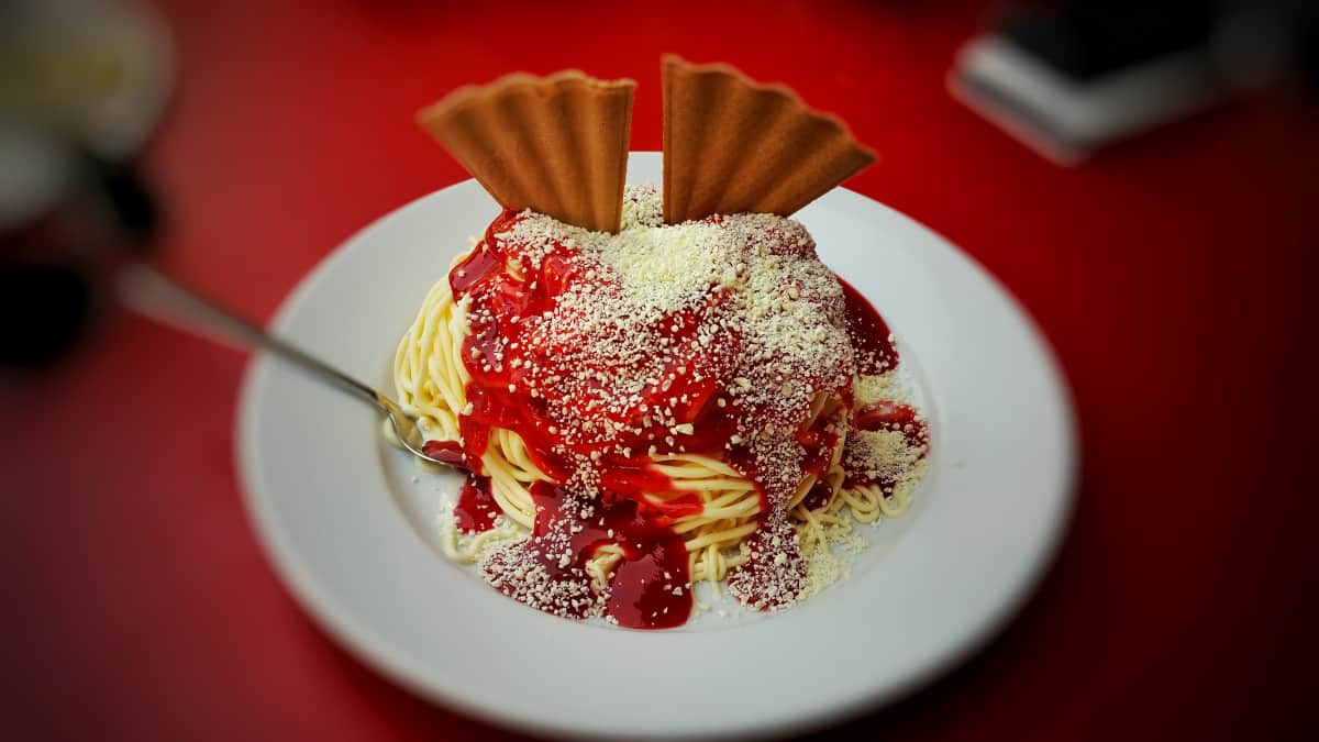 Bienenstich / Bee Sting Cake 