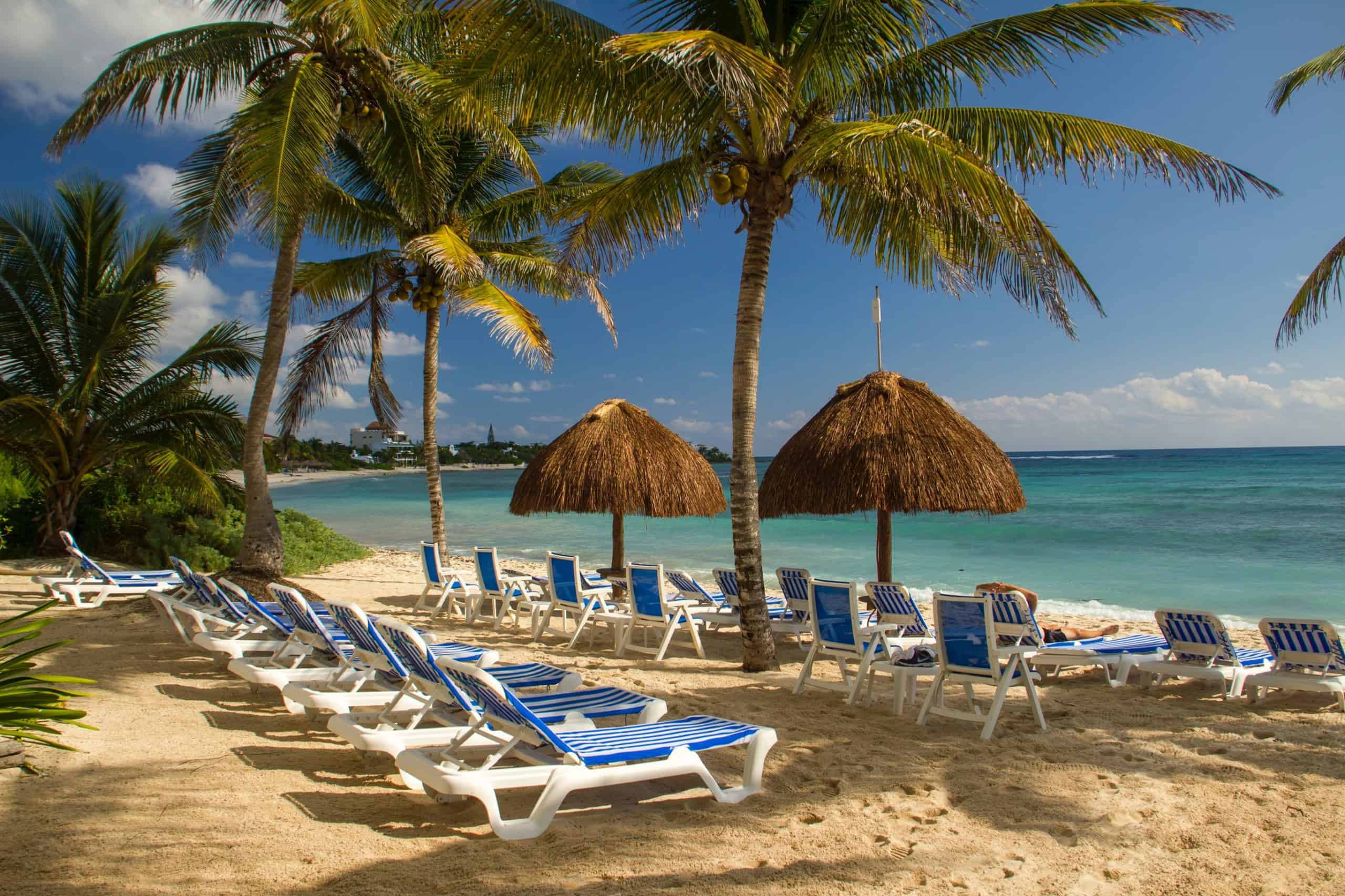 Akumal vs Playa del Carmen – Which is Better in Riviera Maya?
