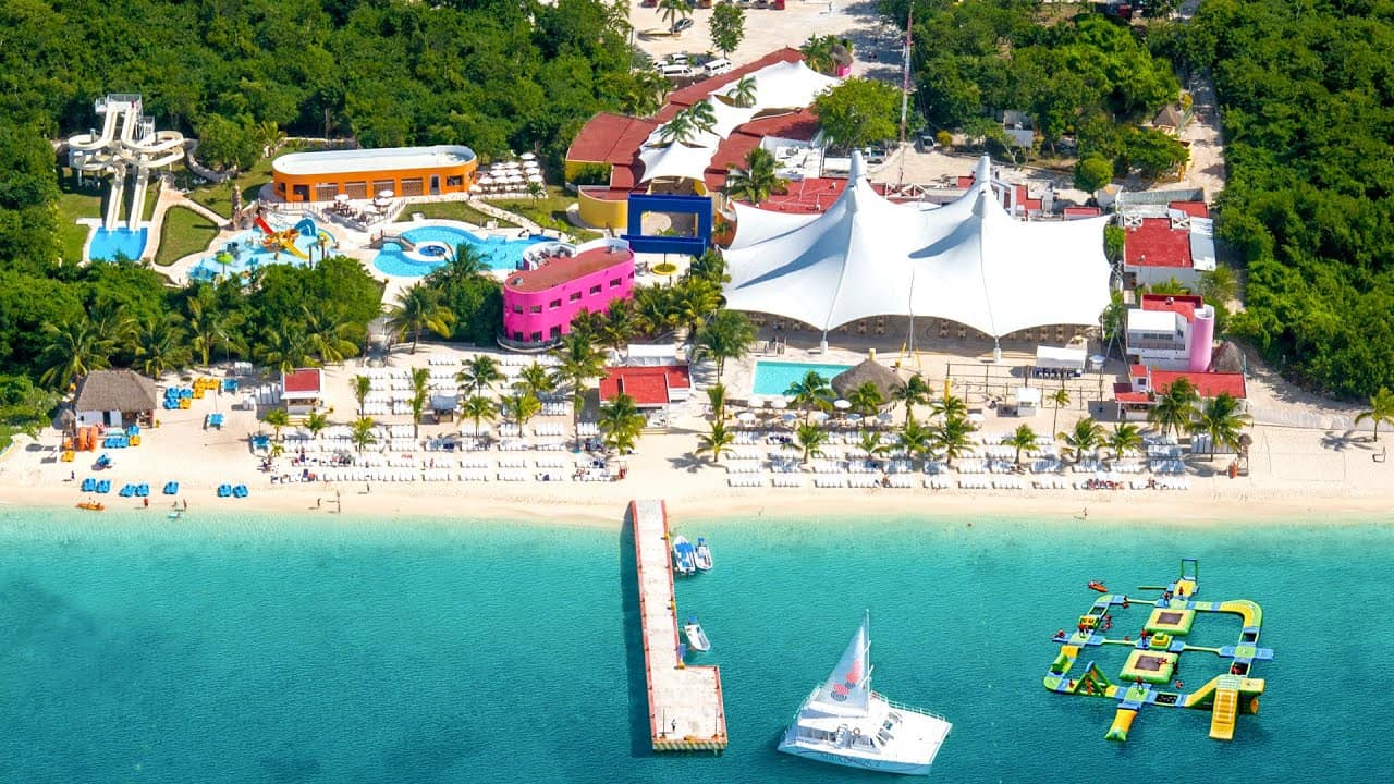 Cozumel vs Cancun Comparison - Which is the Better Trip in Riviera Maya? 5 Playa Mia Grand Beach Park in Cozumel - Cozumel vs Cancun - Which is the Better Trip in Riviera Maya?
