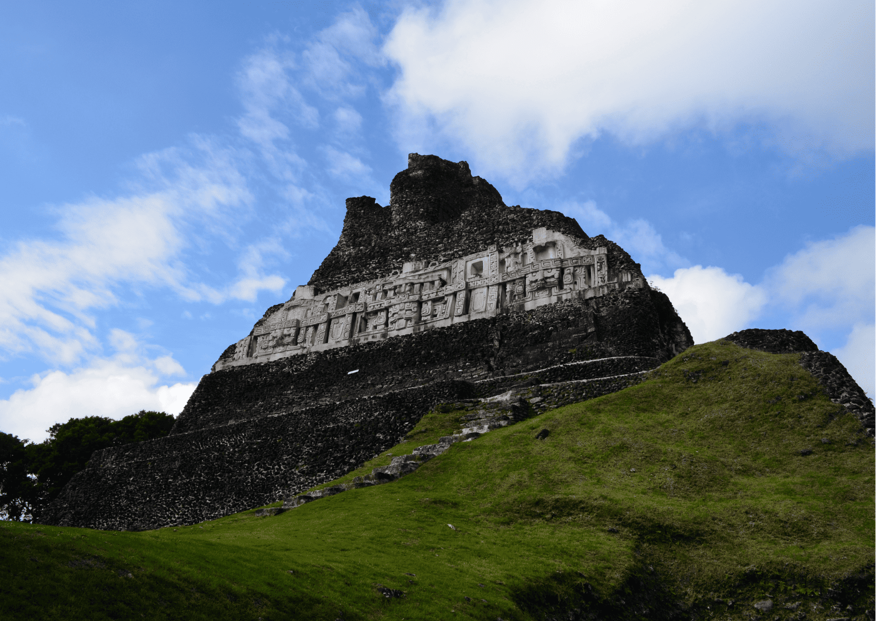 Belize Xunantunich - Belize vs Tulum - Which is the Better Vacation?