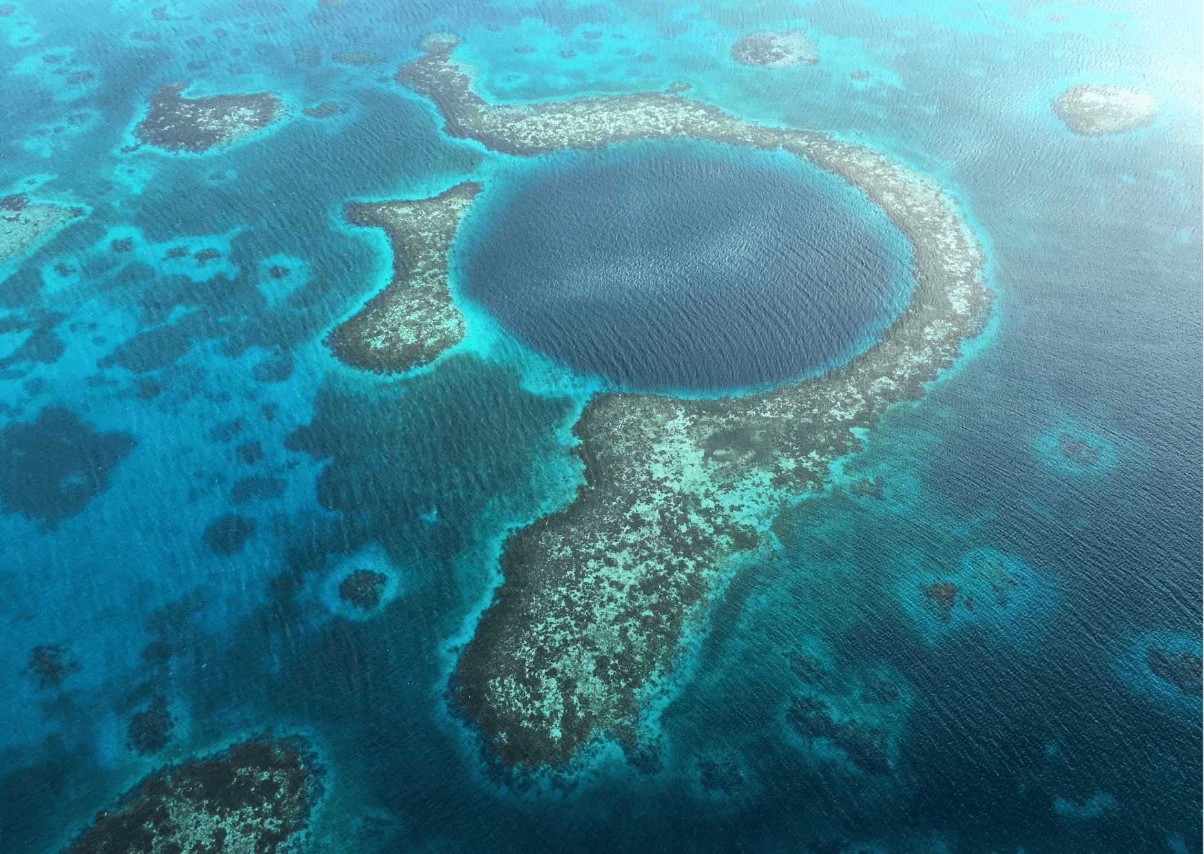 Blue Hole in Belize - Belize vs Tulum - Which is the Better Vacation?lize vs Costa Rica