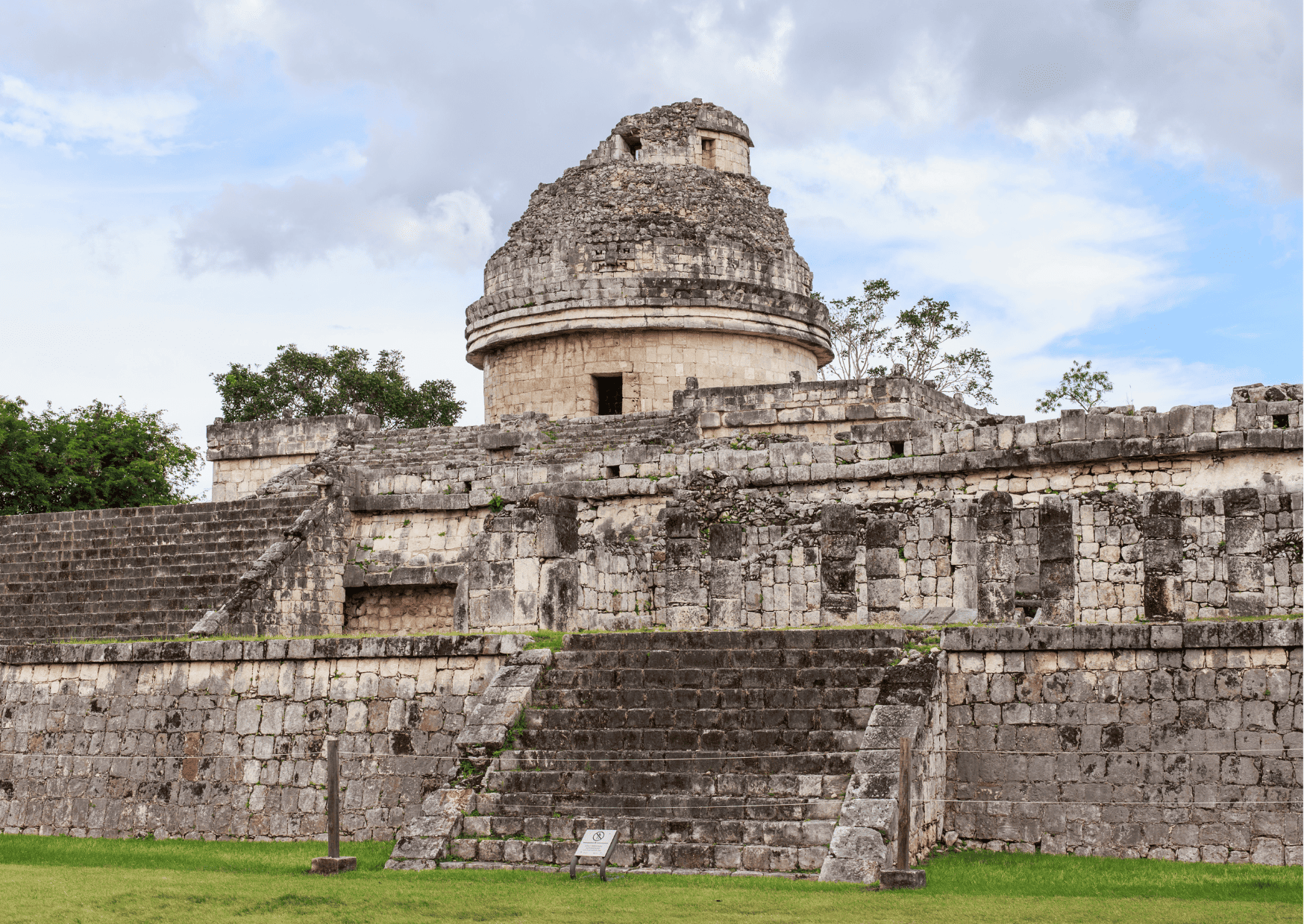 The Observatory / El Caracol in Chichen Itza - Tulum vs Chichen Itza 