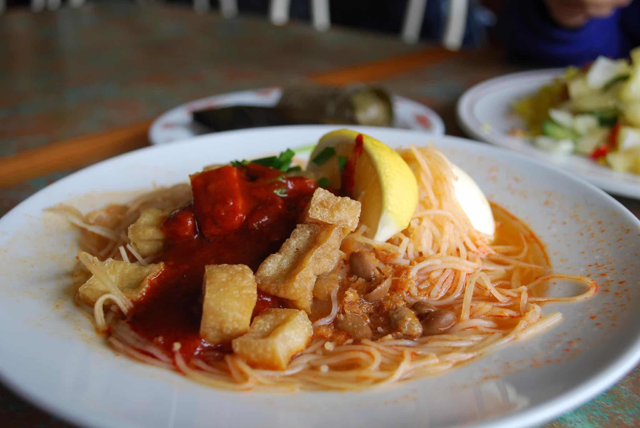 Mee Siam for Singaporean Breakfast