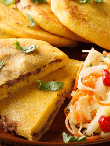 Central American Breakfast - 10 Most Popular Breakfast in Central America with Drinks