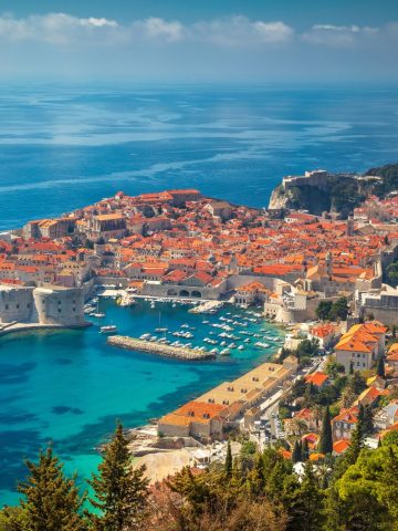 15 Most Walkable Cities In The World, 10 European Bucket List Destinations, 8 Common Mistakes to Avoid in Croatia and How to Avoid Them, How To Get From Makarska to Dubrovnik Airport Best Way, Makarska to Dubrovnik Airport, cheapest way from Makarska to Dubrovnik Airport, bus from Makarska to Dubrovnik Airport, taxi from Makarska to Dubrovnik Airport, private transfer from Makarska to Dubrovnik Airport, by plane from Makarska to Dubrovnik, ferry from Makarska to Dubrovnik,