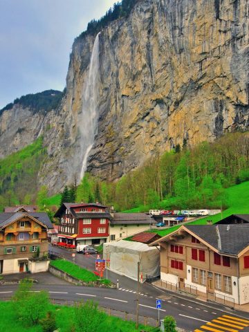 How To Get From Zurich Airport to Lauterbrunnen Best Way, cheapest way from Zurich Airport to Lauterbrunnen, cheapest way from Zurich to Lauterbrunnen, Zurich Airport to Lauterbrunnen, Zurich to Lauterbrunnen, bus from Zurich Airport to Lauterbrunnen, taxi from Zurich Airport to Lauterbrunnen, uber from Zurich Airport to Lauterbrunnen, train from Zurich Airport to Lauterbrunnen, shuttle bus from Zurich Airport to Lauterbrunnen, private transfer from Zurich Airport to Lauterbrunnen