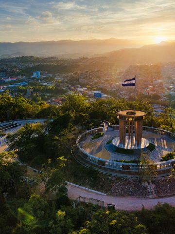 How To Get From San Salvador to Tegucigalpa Best Way, San Salvador to Tegucigalpa, cheapest way from San Salvador to Tegucigalpa, best way from San Salvador to Tegucigalpa, San Salvador to Tegucigalpa by bus, bus from San Salvador to Tegucigalpa, taxi from San Salvador to Tegucigalpa, private transfer from San Salvador to Tegucigalpa, Shared Van from San Salvador to Tegucigalpa, rent a car at San Salvador, Transporte del Sol bus from San Salvador to Tegucigalpa, public buses from San Salvador to Tegucigalpa