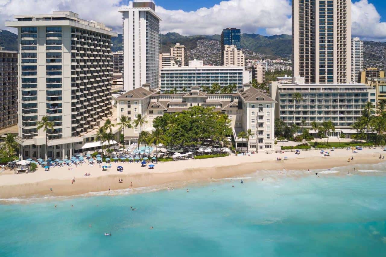 oahu resorts with water slides, oahu hotels with water slides, oahu hotels compared
