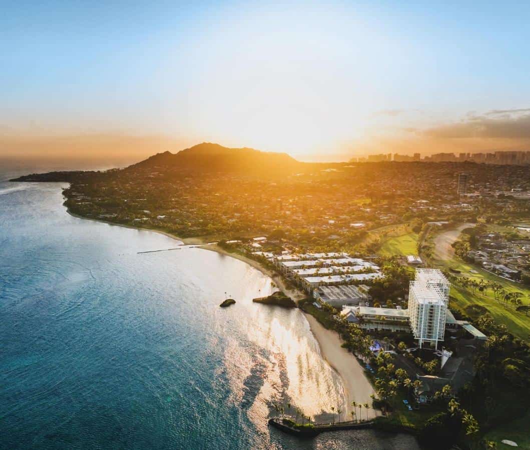 oahu resorts with water slides, oahu hotels with water slides, oahu hotels compared