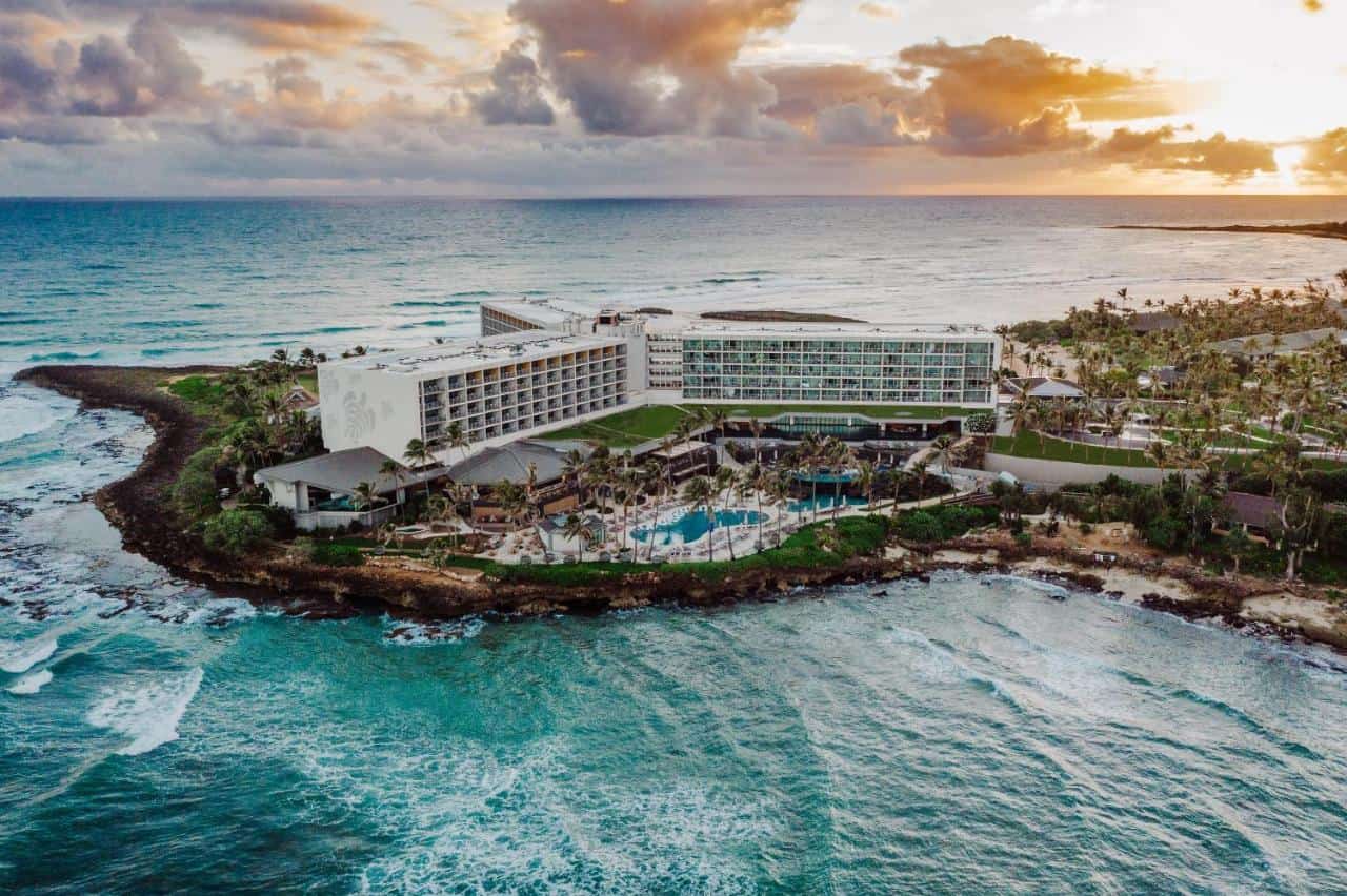 oahu resorts with water slides, oahu hotels with water slides, oahu hotels compared