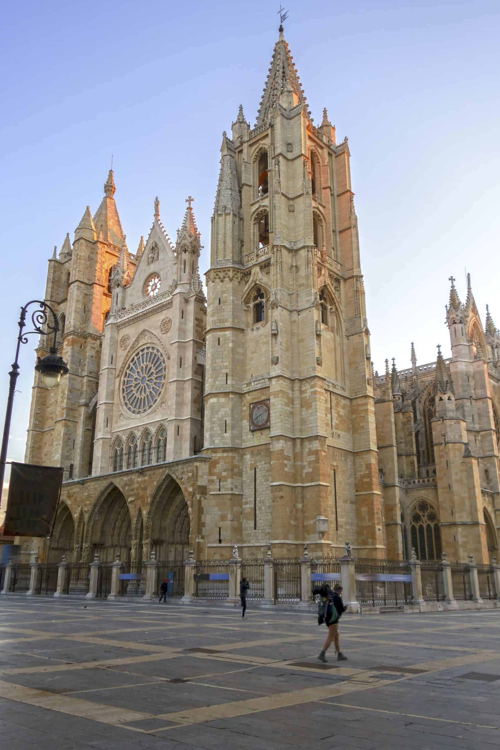 The Camino de Santiago French Route: What No One Tells You (But Every Pilgrim Should Know) 7 Leon, A Comprehensive Guide to the Camino Francés Route