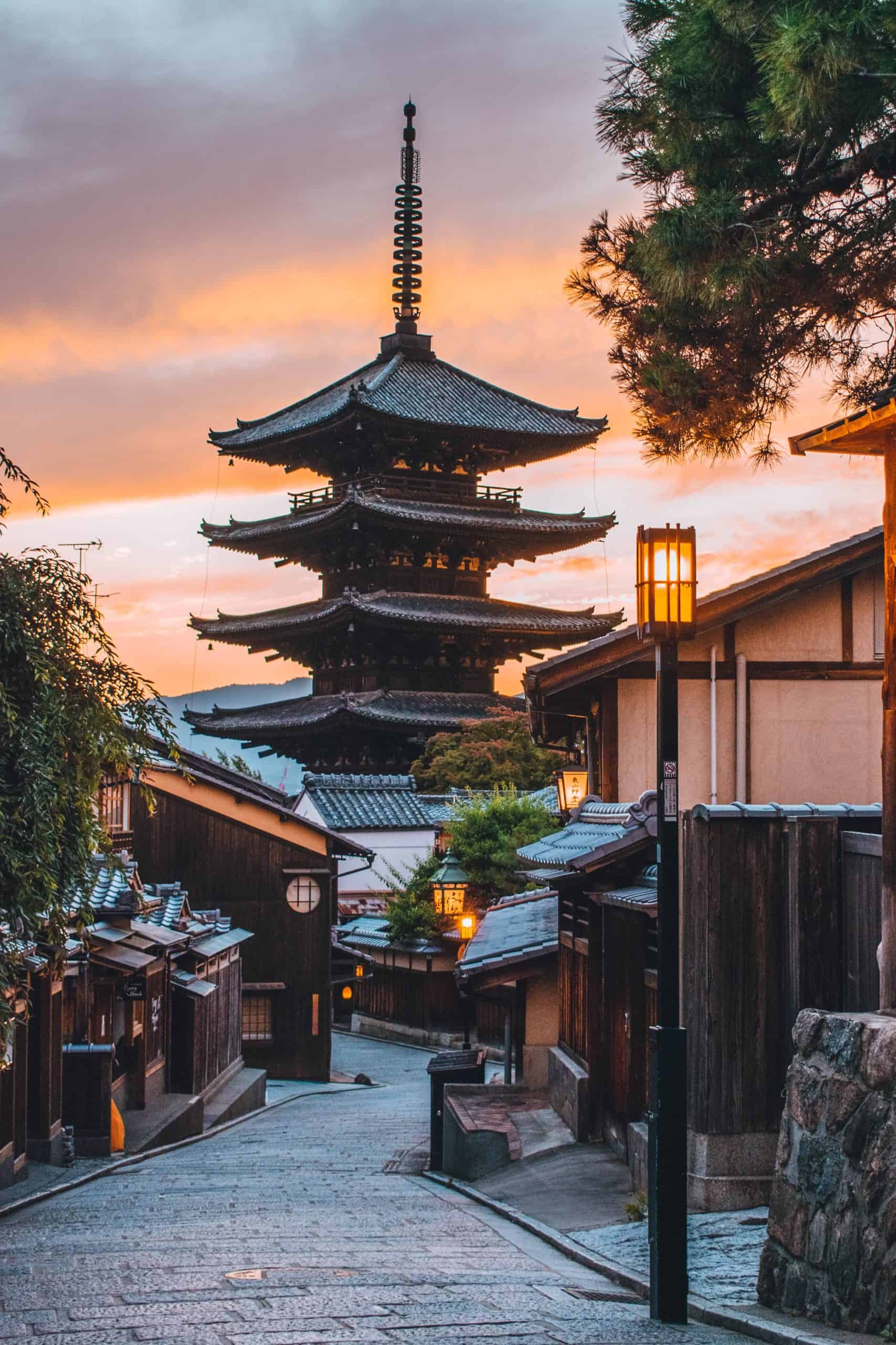 10 Romantic Getaways Couples Are Booking Right Now (And Why You Should Too) 3 10 Best Destinations for Travel with Your Partner Right Now