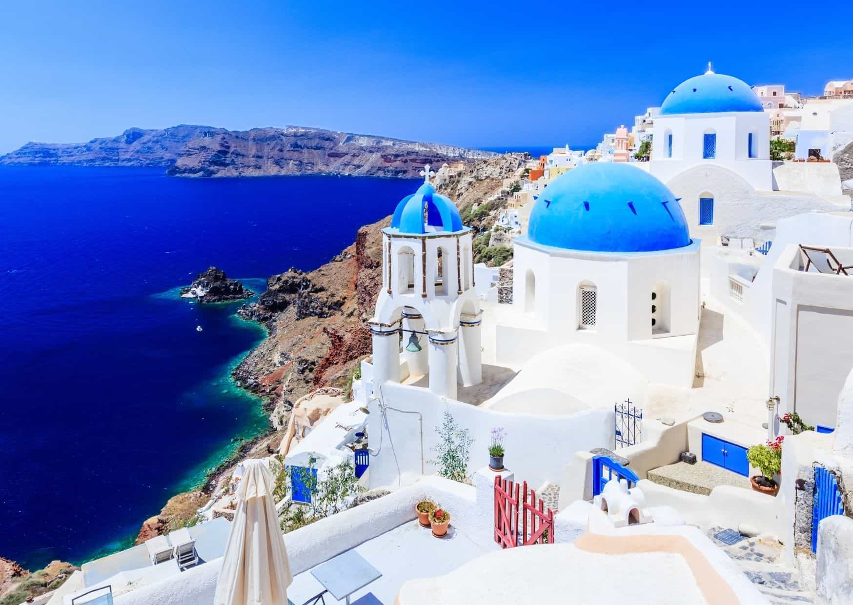 10 Bucket List European Destinations For This Summer, 10 Most Instagrammable Places in Santorini