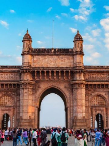 How To Get From Mumbai Airport To City Center Best Way, cheapest way from Mumbai airport to Downtown, cheapest way from Mumbai airport to city, Mumbai airport to city center, Mumbai Bus Airport, bus from Mumbai airport to city center, taxi from Mumbai airport to city center, Uber from Mumbai airport to city, train from Mumbai airport to city center, metro from Mumbai airport to city center