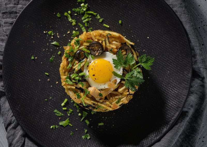 10 Things No One Tells You About Living in Portugal 4 9 Must Foods to Try When Visiting Lisbon, 10 Common Mistakes To Avoid In Porto And How To Avoid Them, 3 Most Popular Dinners in Portugal: Recipe Guides for Bacalhau à Brás, Caldo Verde And Bifanas, 6 Tourist Traps to Avoid in Porto Portugal And How to Avoid Them, How to Make Bacalhau à Brás – An Authentic Bacalhau à Brás (Recipe Guide)