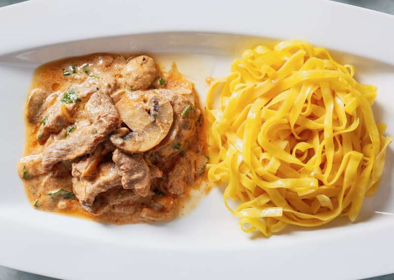 How to Make Beef Stroganoff – An Authentic Beef Stroganoff (Recipe Guide)