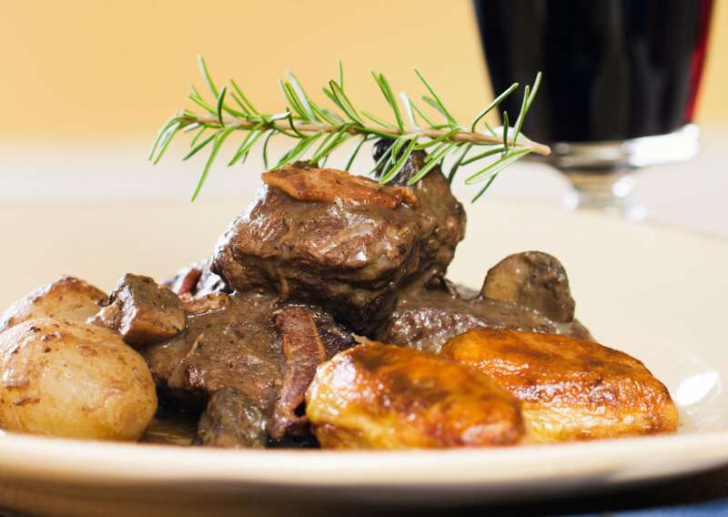 How to Make Boeuf Bourguignon: Authentic French Beef Stew Recipe 5 How to Make Boeuf Bourguignon – An Authentic Boeuf Bourguignon (Recipe Guide)