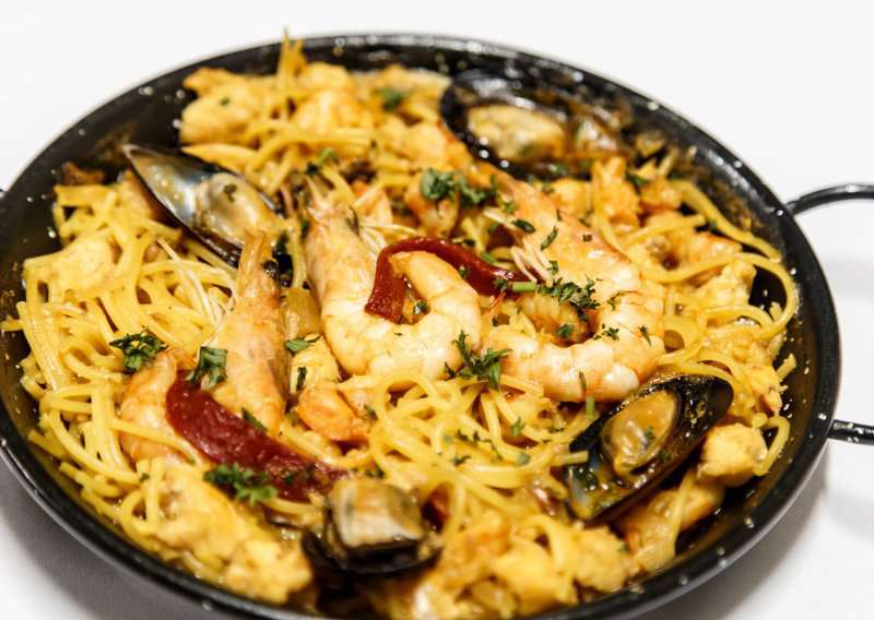 Paella vs Fideua Who Wins, How to Make Fideua – An Authentic Fideua (Recipe Guide)