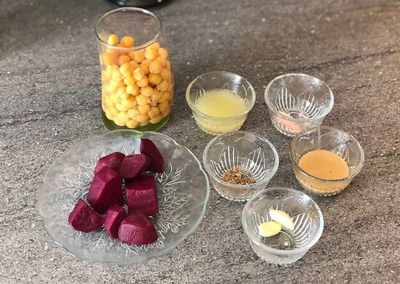 Homemade Hummus in 10 Minutes With Simple Pantry Ingredients 2 How to Make Humus – An Authentic Humus (Recipe Guide)