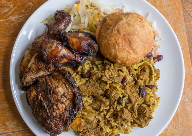 How To Make Jerk Chicken That’s Hot, Smoky, Sweet, And Impossible To Stop Eating 4 How to Make Jerk Chicken – An Authentic Jerk Chicken (Recipe Guide)