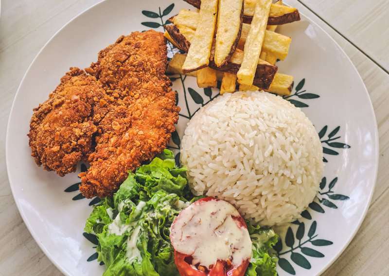 Why Argentines Never Get Tired of This Crispy Comfort Food: How to Make Milanesa That’s Crispy Outside and Juicy Inside 5 How to Make Milanesa – An Authentic Milanesa (Recipe Guide)