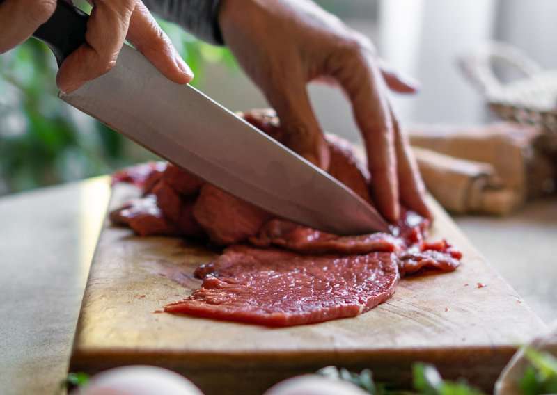 Why Argentines Never Get Tired of This Crispy Comfort Food: How to Make Milanesa That’s Crispy Outside and Juicy Inside 3 How to Make Milanesa – An Authentic Milanesa (Recipe Guide)