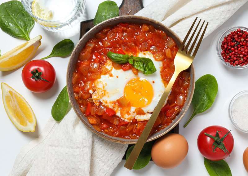 You’re Not Making Shakshuka Correctly: Here’s the Authentic Method How to Make Authentic Shakshuka 5 How to Make Shakshuka – An Authentic Shakshuka (Recipe Guide)