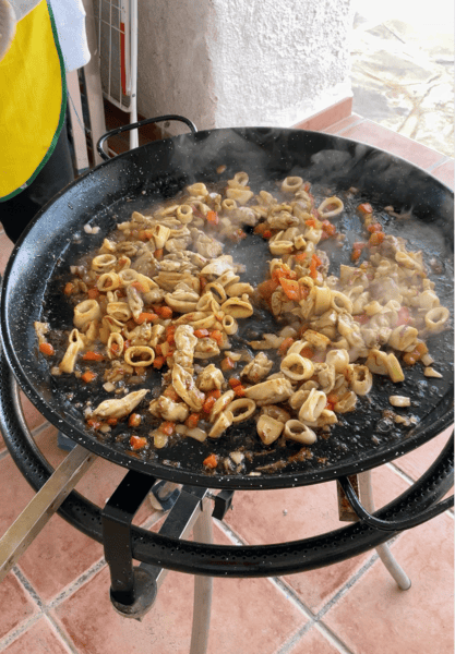 The Spanish Noodle Dish That Might Be Better Than Paella 3 How to Make Paella - An Authentic Spanish Paella (Recipe Guide)