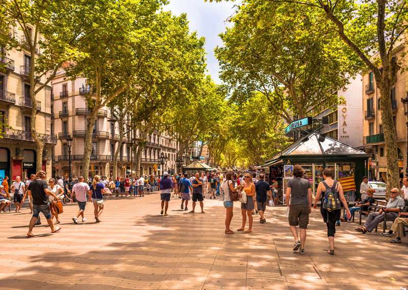 10 European Cities Tourists Love—but Pickpockets Love Even More 1 10 European Cities Where Travelers Fear Pickpockets and Scammers the Most, 11 Interesting Facts About Barcelona You'd Be Surprised to Know, Tips for Eating in Barcelona - What To Eat And What You Should Not Eat in Barcelona