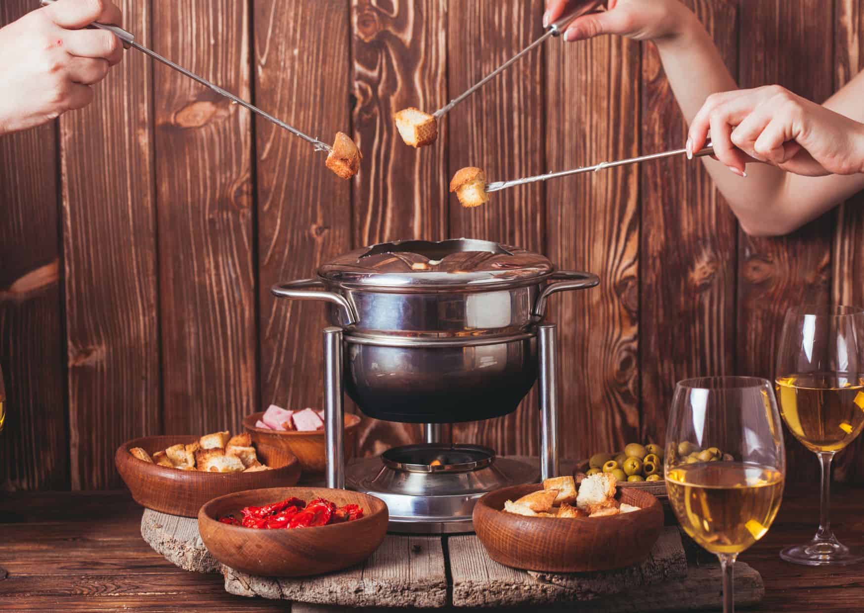 Stop Ordering Fondue Out And Make This Instead: Best Swiss Cheese Fondue Recipe With Gruyère and Emmental 3 How To Make Cheese Fondue (Recipe Guide) Tips And Calories