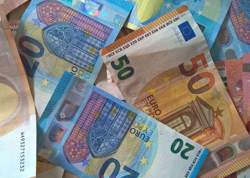 10 Incredible Beautiful Cheap Destinations in Europe - Best Tips For Budgeting in Europe, How To Avoid Spending So Much Money Traveling