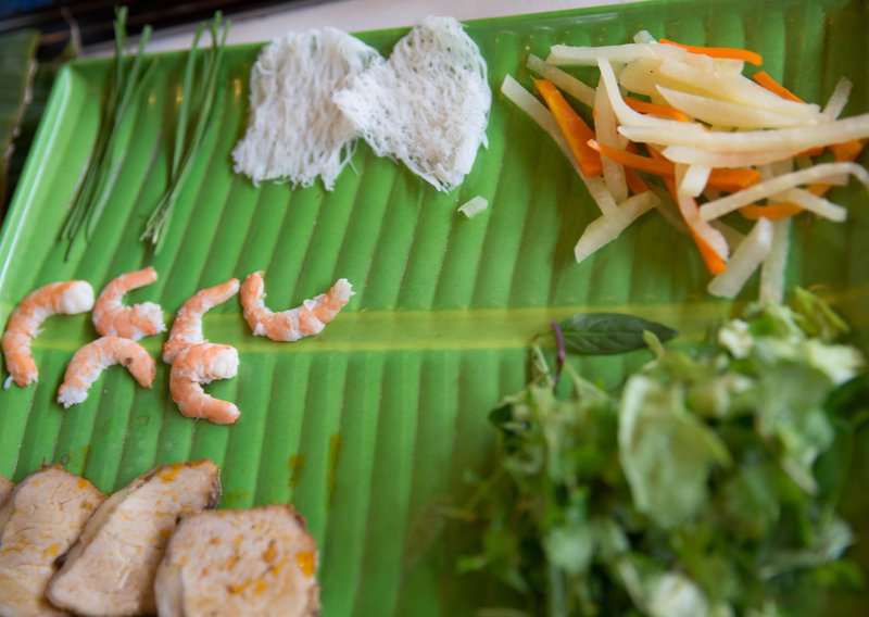 Fresh, Light, and Bursting with Flavor: How to Make Authentic Vietnamese Goi Cuon 3 How to Make Goi Cuon Vietnamese Spring Rolls - (Recipe Guide) Tips And Calories