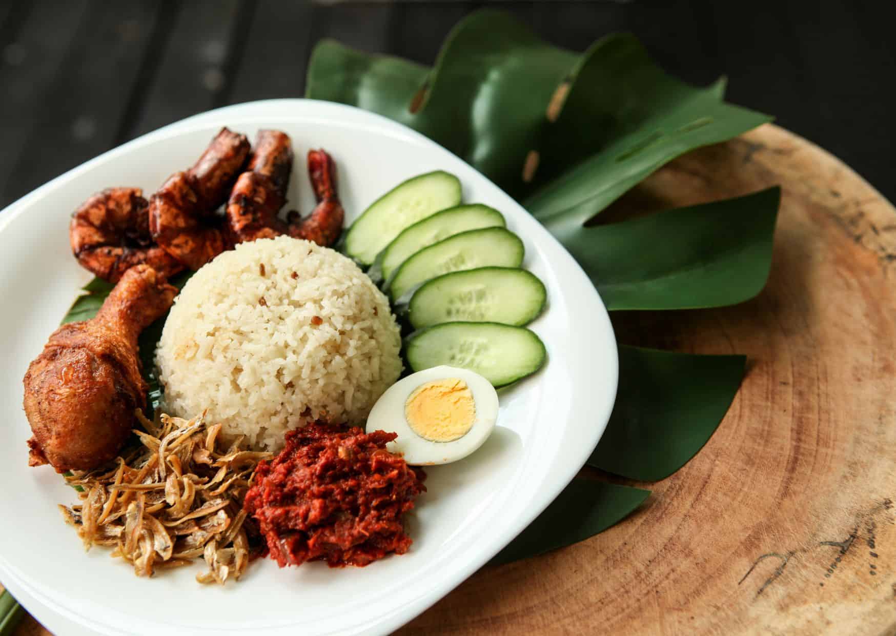 How to Make Nasi Lemak - Authentic Nasi Lemak (Recipe Guide)