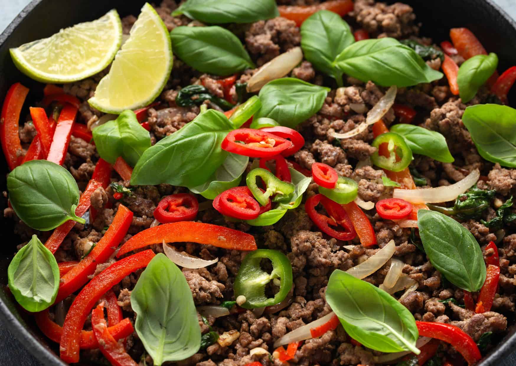 How Pad Kra Pao Is Actually Made in Thailand: This 20-Minute Thai Dinner Is Spicy, Garlicky And Addictive 3 How To Make Pad Kra Pao Moo (Recipe Guide) Tips And Calories
