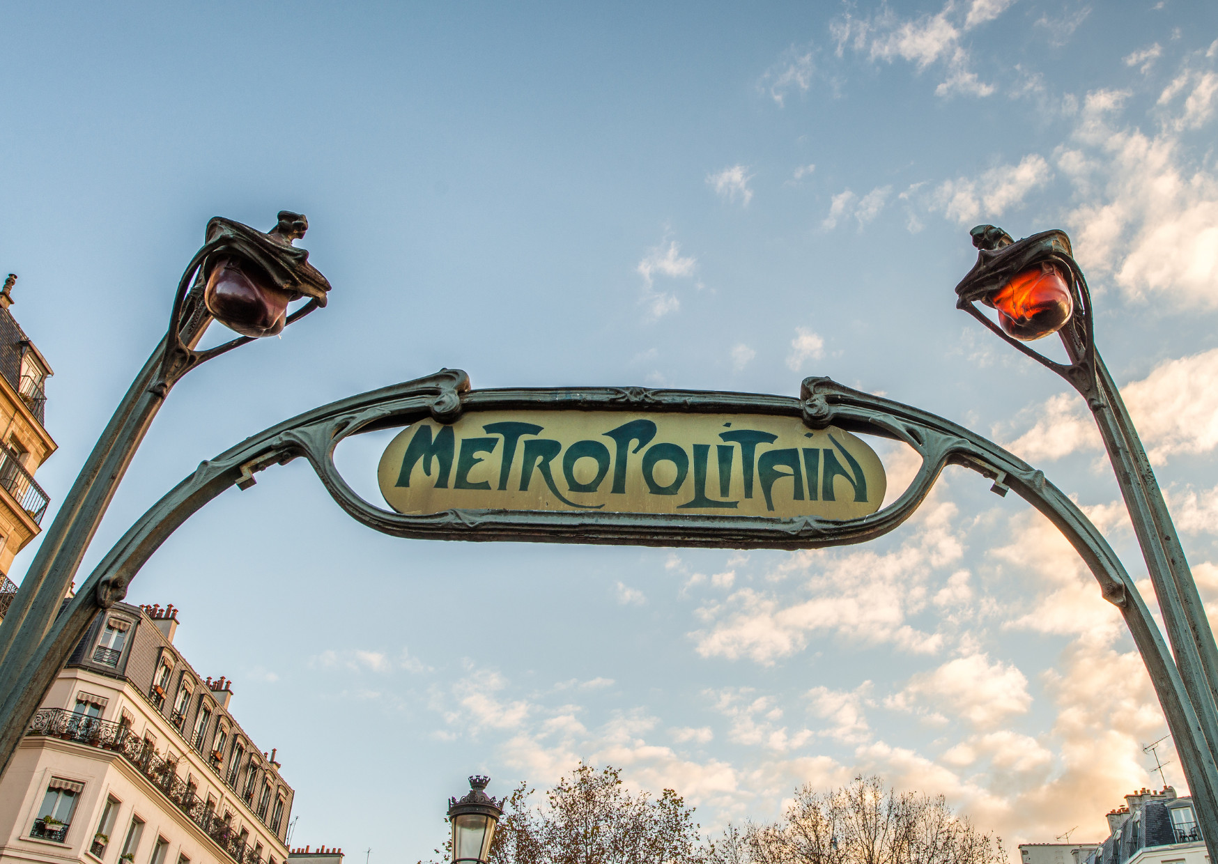8 Paris Tourist Mistakes That Instantly Mark You as an Outsider (And How to Avoid Them) 2 Paris Transportation 8 Mistakes Tourists Make in Paris to Avoid