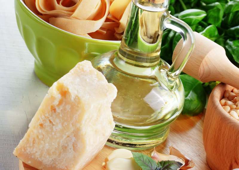 This 15-Minute Pesto Pasta Tastes Like Summer in Italy: How to Make Pesto Pasta That Actually Tastes Fresh 4 How to Make Pesto Pasta - Authentic Pesto Pasta (Recipe Guide) Tips And Calories