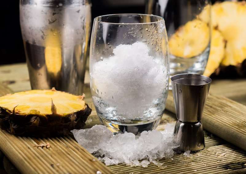 Piña Coladas Are Easy: How to Make a Piña Colada That Tastes Like Vacation 3 How To Make Piña Colada (Recipe Guide) Tips And Calories